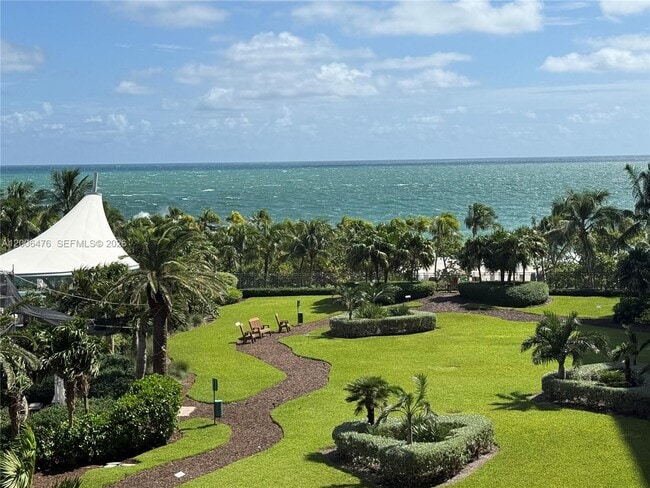 Building Photo - 10275 Collins Ave