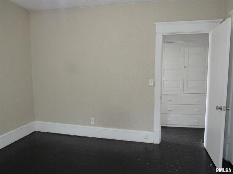 Building Photo - 1701 25th St