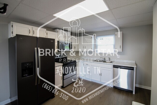 Building Photo - 1009 Clendenen Rd