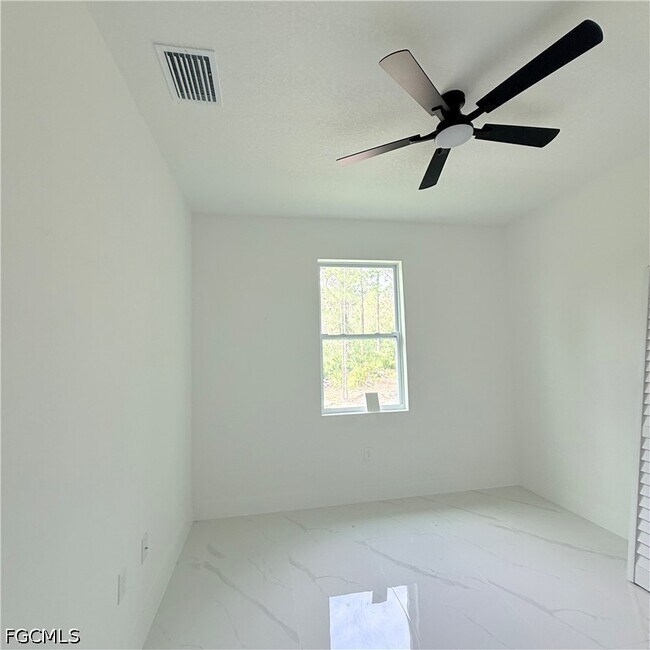 Building Photo - 208 Johns Ave