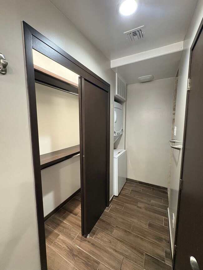 Building Photo - Rodriguez-N. 54th Ln