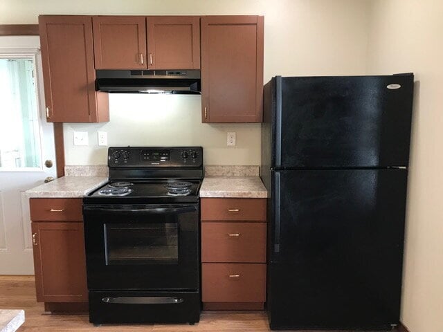 Building Photo - 3 Bedroom Home with Bonus Room - Available September 1st