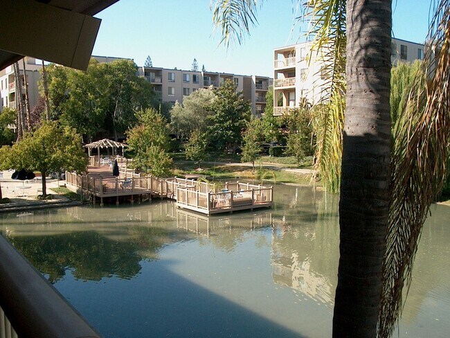 Building Photo - 310 N Civic Dr