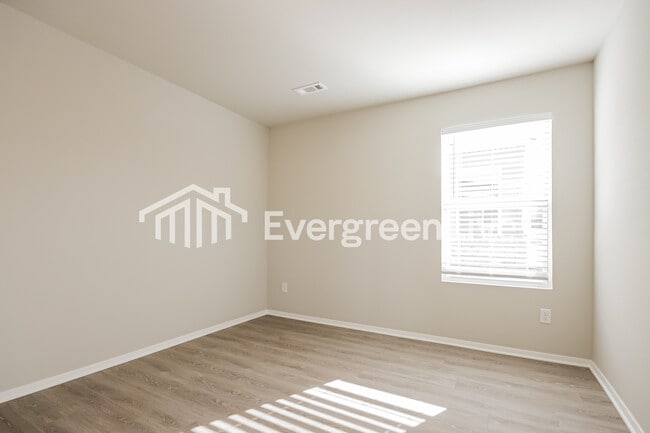 Building Photo - 6601 NW Kathleen St