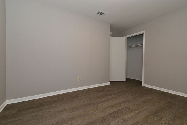 Building Photo - 4008 Templeton St