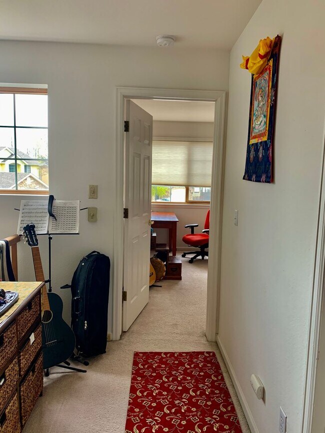 Building Photo - Gorgeous Gunbarrel Home on Cul-de-Sac!