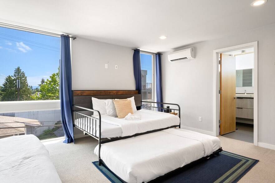 Building Photo - 4036 Linden Ave N