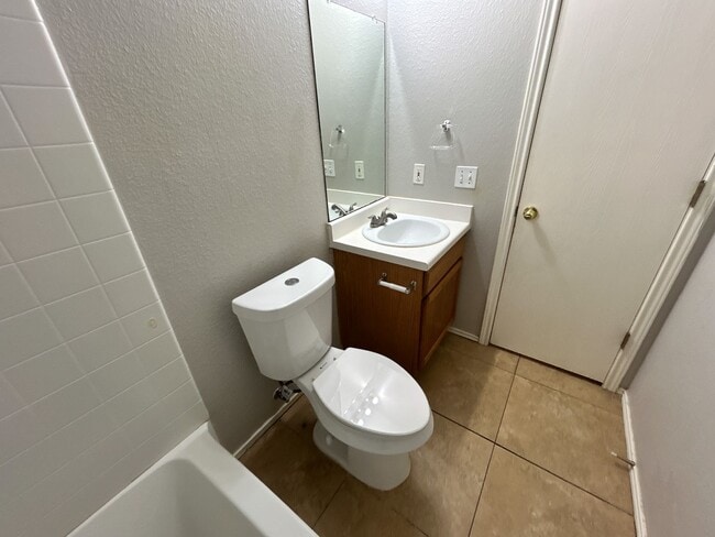 Building Photo - Cozy 3/2 in McKinney Park East