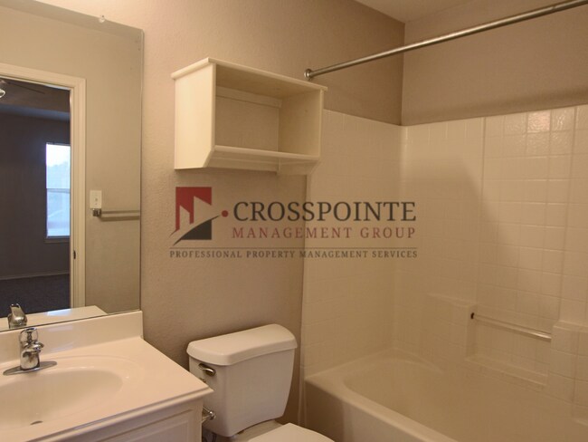 Building Photo - Tour Today! 3 Bedroom Duplex for Rent in Lindale!