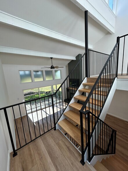 Building Photo - 300 Rush Creek Dr