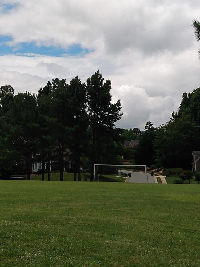 Building Photo - 2036 Mountain Park Dr
