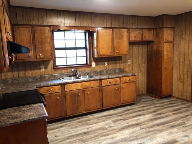 Building Photo - Renovated 3 Bedroom 1 Bath Home on 1 Acre for Rent!