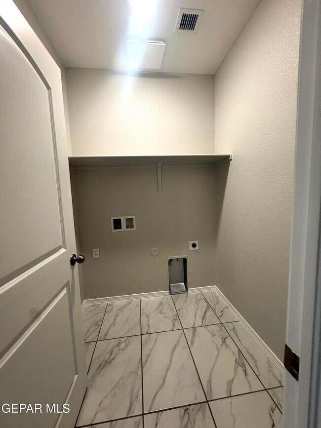 Building Photo - 15129 Resolve Dr