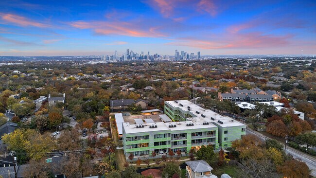 Building Photo - 4004 Banister Ln