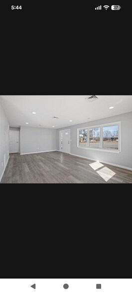 Building Photo - 1040 N Highway 67 St