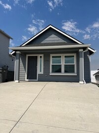 Building Photo - New Single Level Home in New SunRidge Community