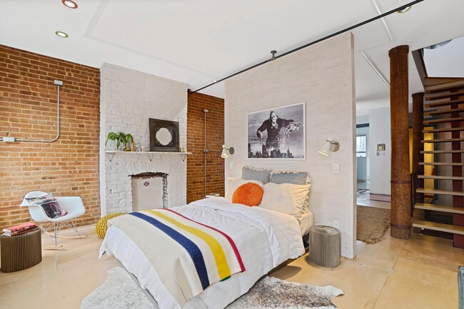 Building Photo - 389 12th St