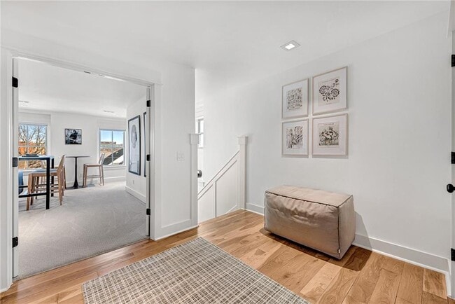 Building Photo - 242 SW D St