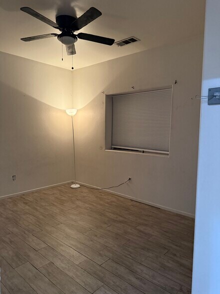 Building Photo - 602 Yellow Meadow Ct