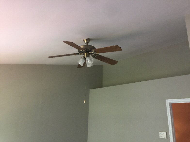 Building Photo - 43 Windbluff Ct