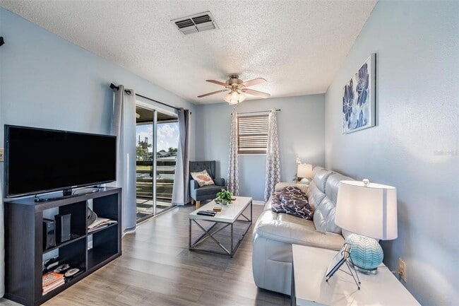 Building Photo - 208 S Canal St