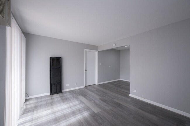 Building Photo - 15312-10 Knox-