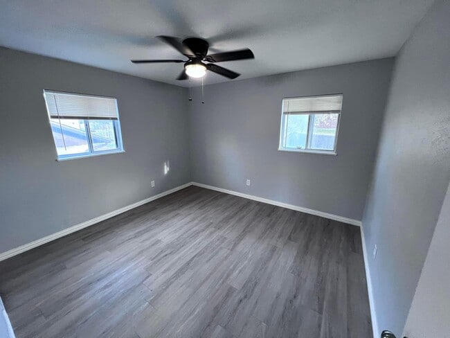 Building Photo - 1010 Monticlair