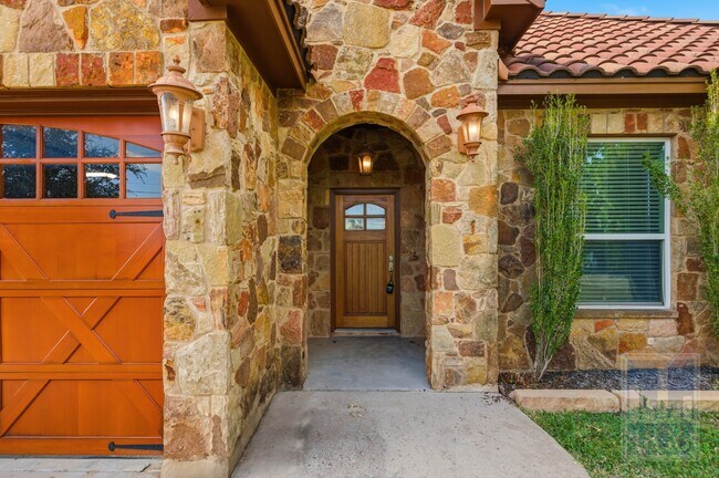 Building Photo - 15105 General Williamson Dr