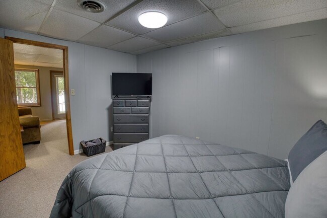 Building Photo - Monthly Waterfront Cabin with Slip