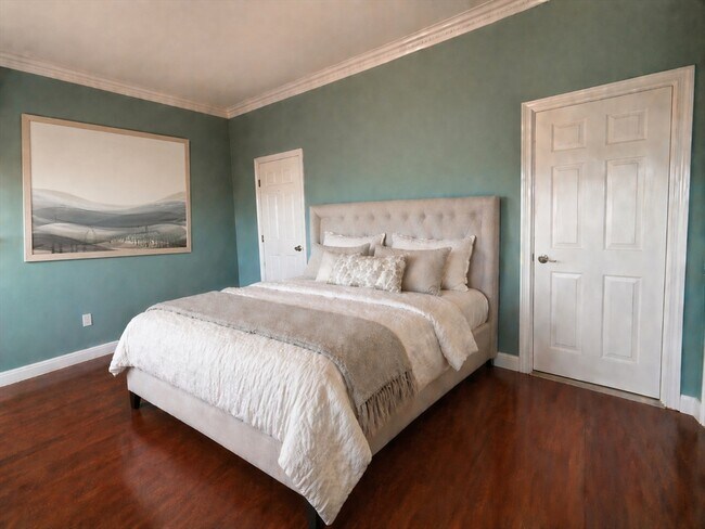 Building Photo - 21 Linden St