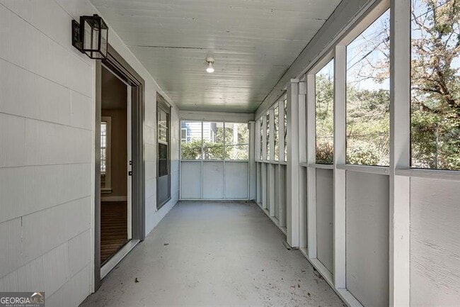 Building Photo - 184 Dahlia Ave NW