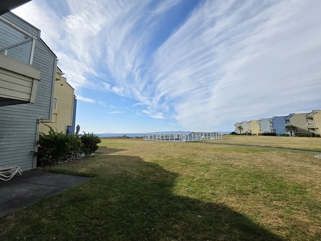 Building Photo - 1728 Edwards Dr