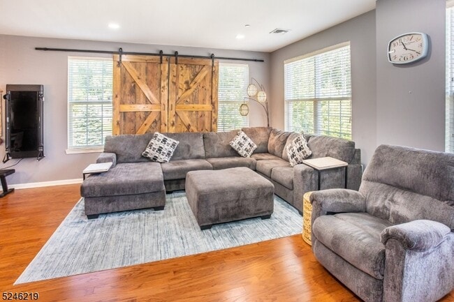 Building Photo - 616 Lopez Ln