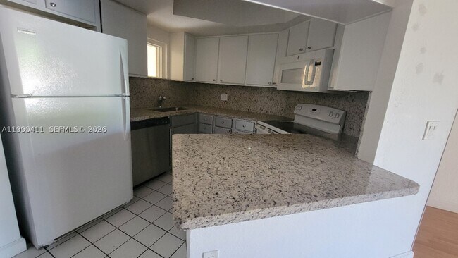 Building Photo - 8215 Lake Dr