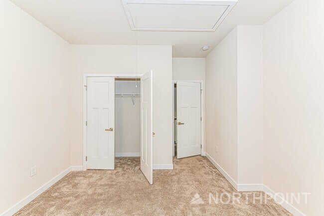 Building Photo - 934 Channing Park Cir