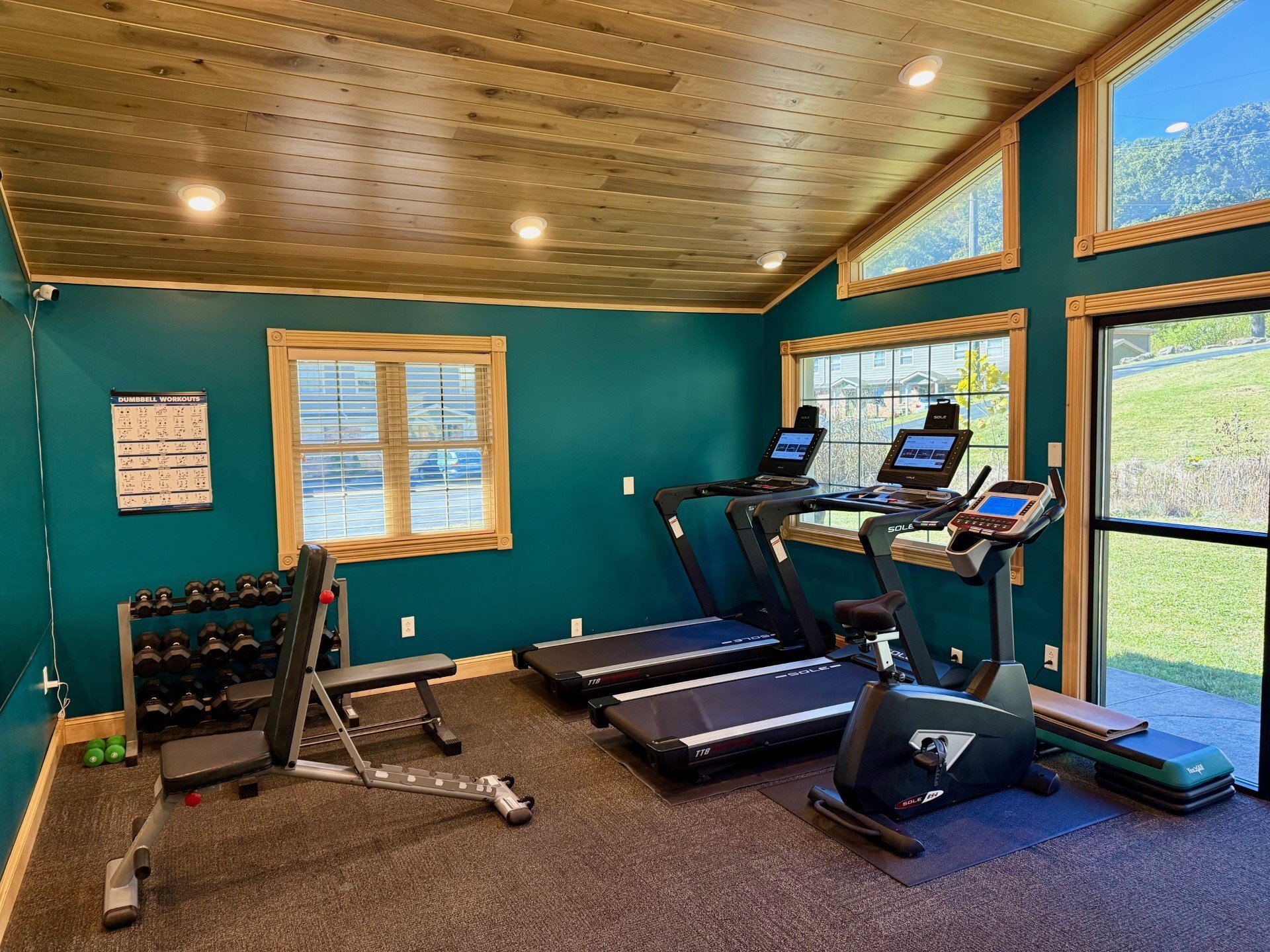 Building Photo - 1604 Spring Valley Dr