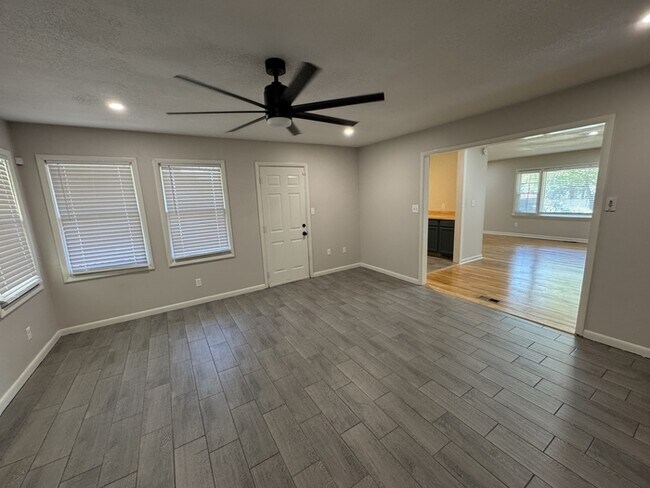 Building Photo - 918 Woodall Ln NW