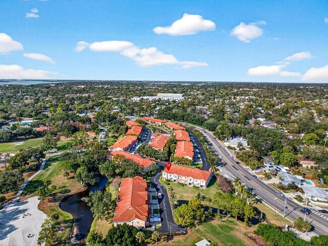 Building Photo - 6302 Vista Verde Dr W