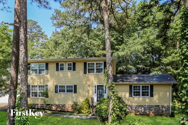 Building Photo - 3975 Sandy Plains Rd
