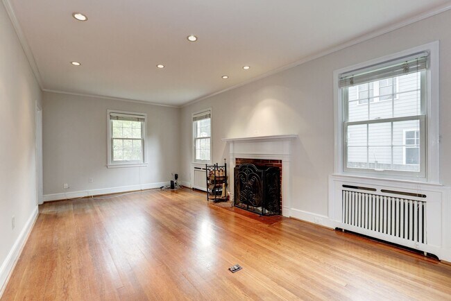 Building Photo - 4933 47th St NW