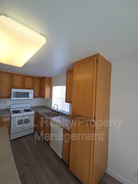 Building Photo - 1510 Sunnybank Dr