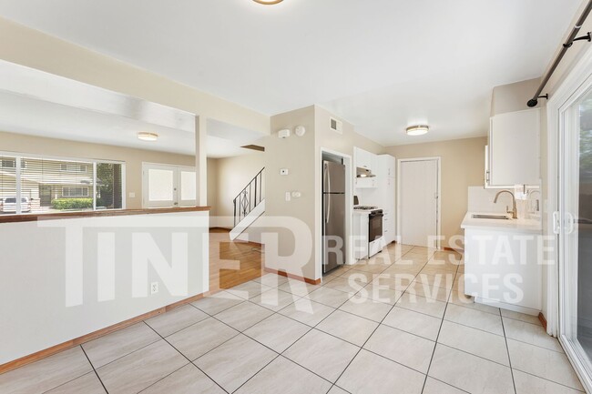 Building Photo - 6167 Oakgreen Cir