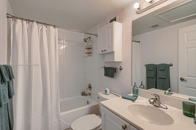 Building Photo - 2501 S Ocean Dr