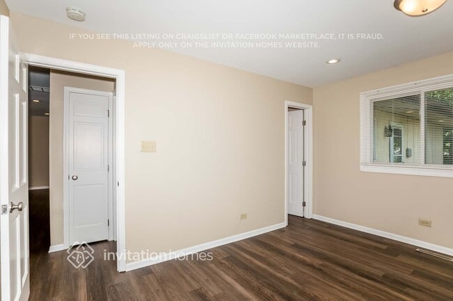 Building Photo - 54 E Schubert Ave