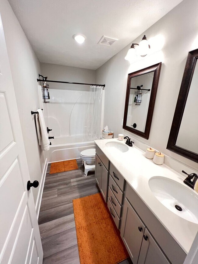 Building Photo - Spacious 4BR/3.5BATH in Wrights Farm (Grov...
