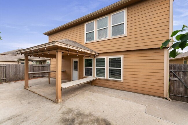Building Photo - 3327 Upland Spring Trace