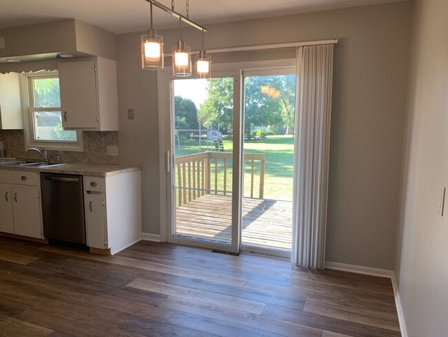 Building Photo - Four Bedroom Duplex in Jenison!