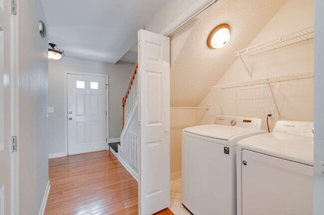 Building Photo - Four-Bedroom Home in Harrington Grove neighborhood!