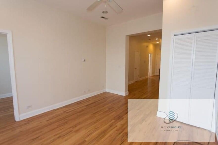 Building Photo - 1411 W Erie St