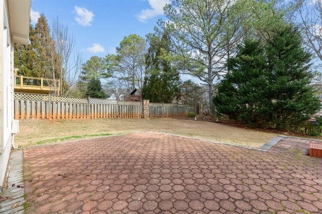 Building Photo - 2030 Brook Meadow Dr